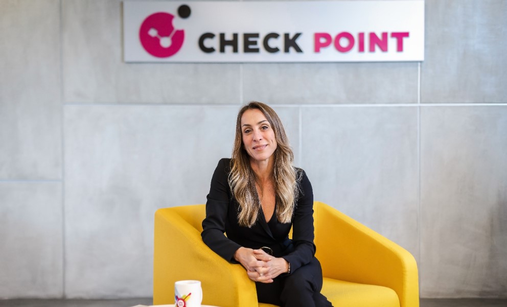 Elena Accardi Check Point