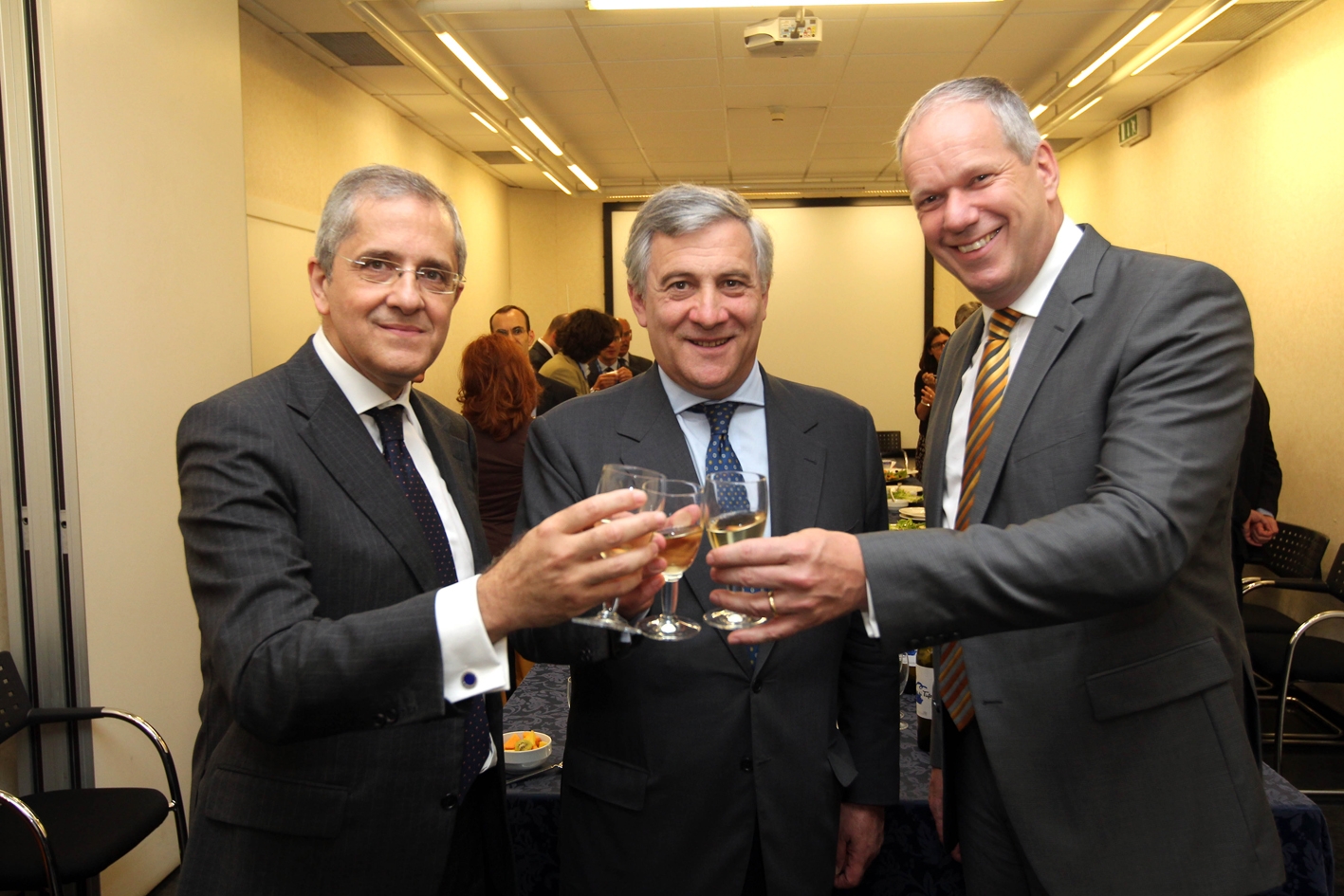 Luigi Pasquali, Antonio Tajani, Evert Dudok nel Centro Integrazione Thales Alenia