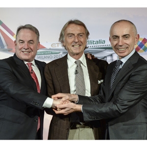 Da sinistra: James Hogan, presidente  e amministratore delegato di Etihad Aviation Group e vicepresidente di Alitalia, Luca di Montezemolo, presidente di Alitalia e Silvano Cassano,  amministratore delegato di Alitalia