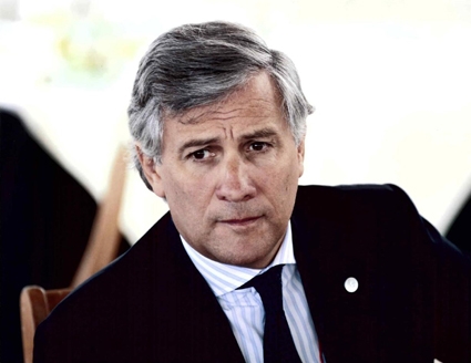 L’on. Antonio Tajani, vicepresidente della Commissione europea e responsabile per l’Industria e l’Imprenditoria - Il vicepresidente della Commissione europea fa il punto sulla situazione e sulle prospettive e illustra l’azione svolta per fronteggiare le difficoltà economiche e cercare di avviare la ripresa